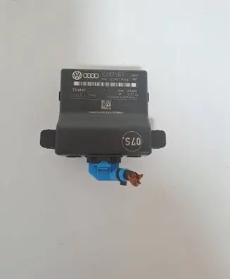 Volkswagen PASSAT B6 Gateway control module 3C0907530C 402063 3C0907951A