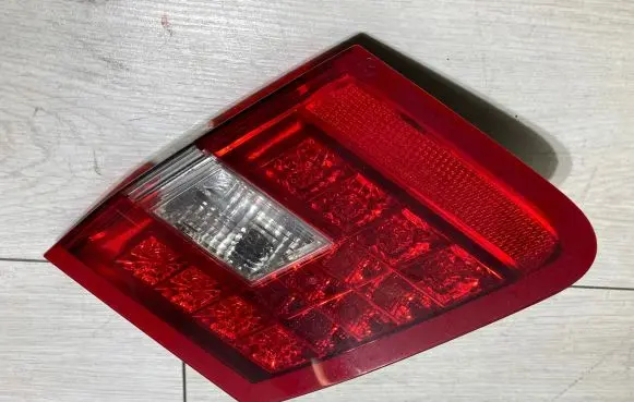 Mercedes-Benz E W212 Tailgate rear/tail lights A21282008