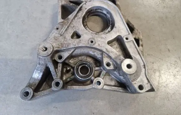 Mitsubishi L200 Fuel pump bracket 