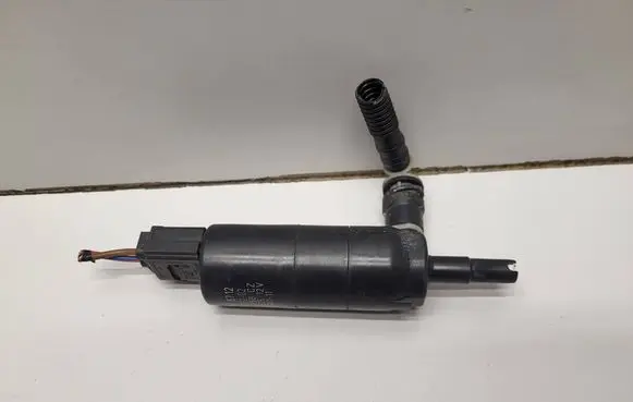 BMW 3 F30 F35 F31 Headlight washer pump 7217792