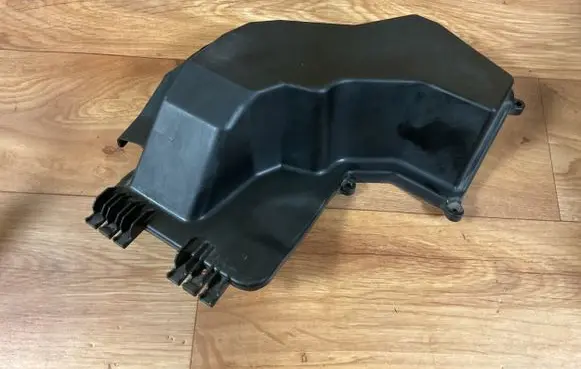 Audi A6 S6 C6 4F Fuse box cover 4F1937576