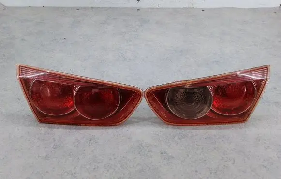 Mitsubishi Lancer VIII Tailgate rear/tail lights