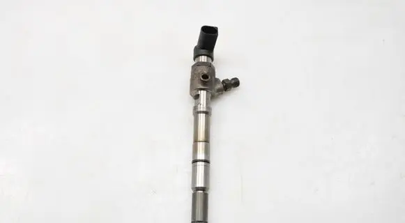 Volkswagen Caddy Fuel injector 03L130277B