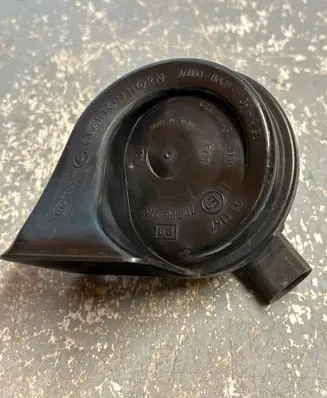 BMW 5 F10 F11 Horn signal E9001157