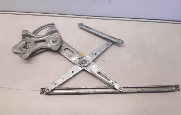 Lexus IS 220D-250-350 Front window lifting mechanism without motor