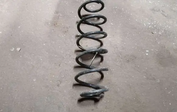 Peugeot 1007 Rear coil spring