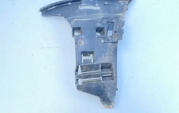 Volvo S60 Front bumper mounting bracket 09100303