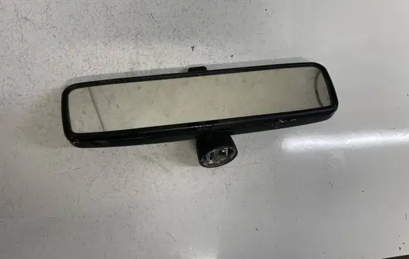 Rear view mirror (interior)