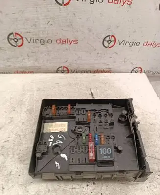 Volkswagen Golf VI Fuse box set 1K0937125B 017183072
