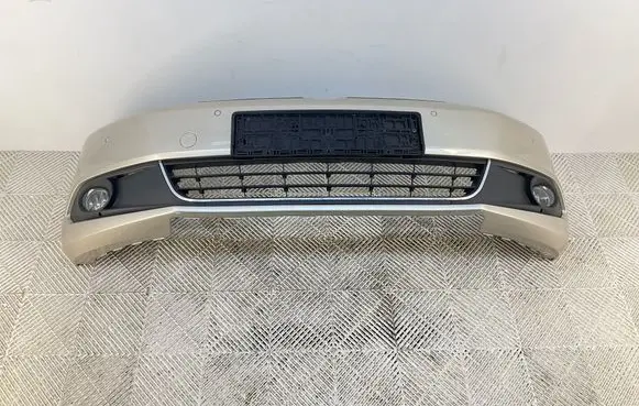Volkswagen Jetta VI Front bumper 5C6807221B