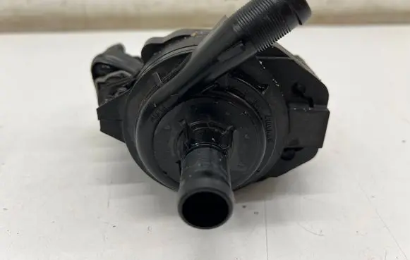 Nissan X-Trail T33 Electric auxiliary coolant/water pump 215806RC0A