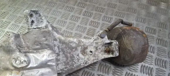 Audi A4 S4 B5 8D Engine mounting bracket 8d0199308l