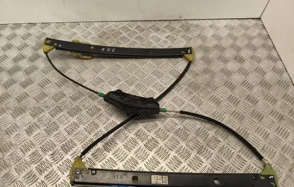 Audi A4 S4 B8 8K Front door electric window regulator 8T0837462