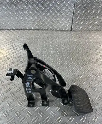 Mercedes-Benz Sprinter W907 W910 Brake pedal A9102900100