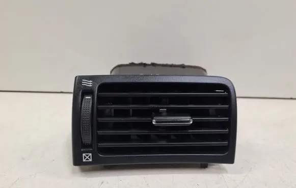 Toyota Avensis T250 Dashboard side air vent grill/cover trim