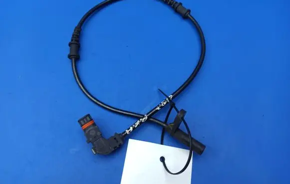 Mercedes-Benz C W203 ABS brake wheel speed sensor A2035400417 2105407681