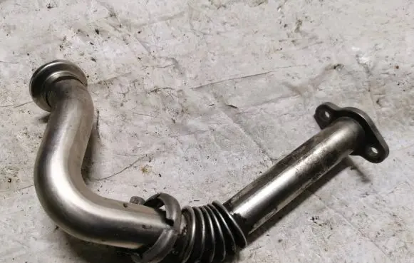 Audi A6 S6 C7 4G EGR valve line/pipe/hose 070131548C