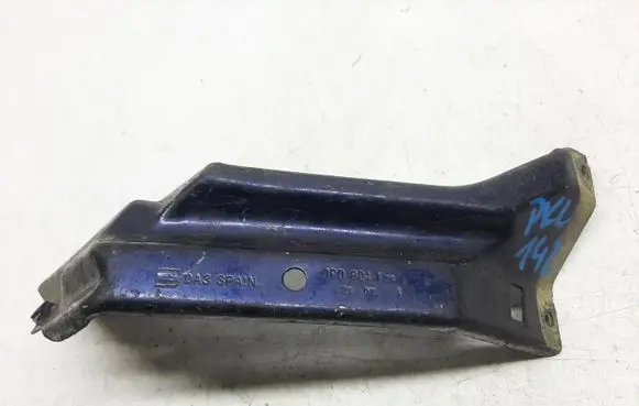 Seat Leon (1P) Fender mounting bracket