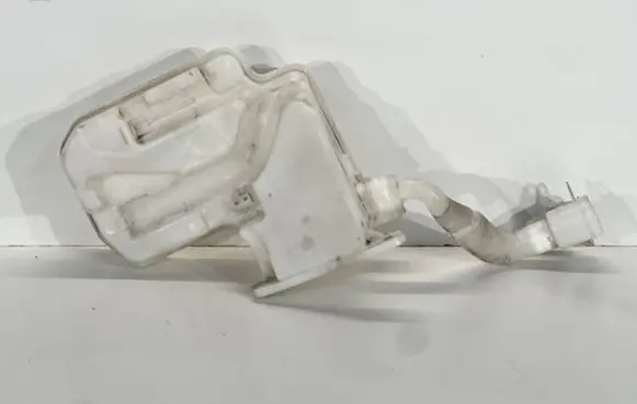 Volkswagen Golf V Windshield washer fluid reservoir/tank 5Q0955449B V120071010716