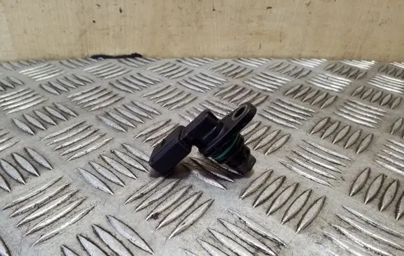 Volkswagen Eos Camshaft position sensor 030907601E