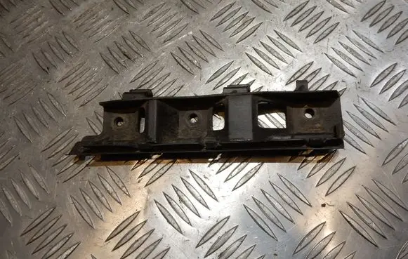 Volkswagen PASSAT B6 Front bumper mounting bracket 3C0807183 48160