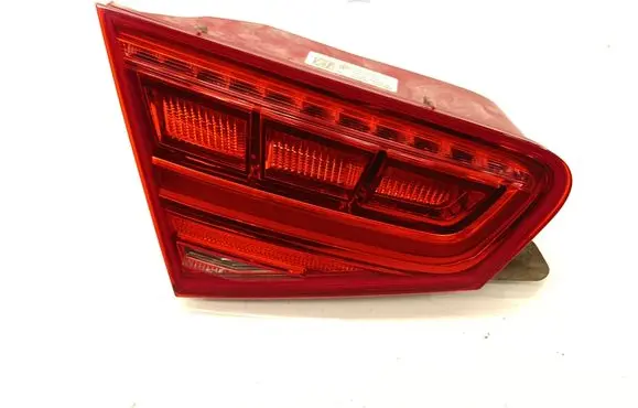 Tailgate rear/tail lights