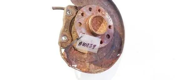 Rear wheel hub