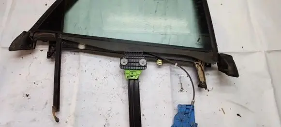 Audi A4 S4 B6 8E 8H Rear door window/glass frame 