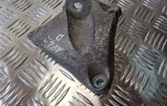 Audi A8 S8 D3 4E Gearbox mounting bracket 4E0399114Q