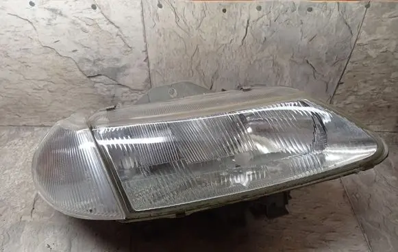 Renault Laguna I Headlight/headlamp 7701038264