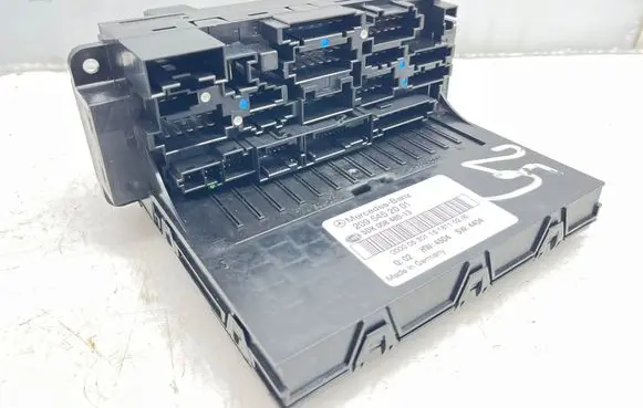 Mercedes-Benz CLK A209 C209 Fuse module 2095452001 5DK00848513
