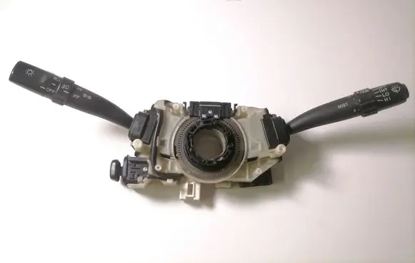 Wiper turn signal indicator stalk/switch