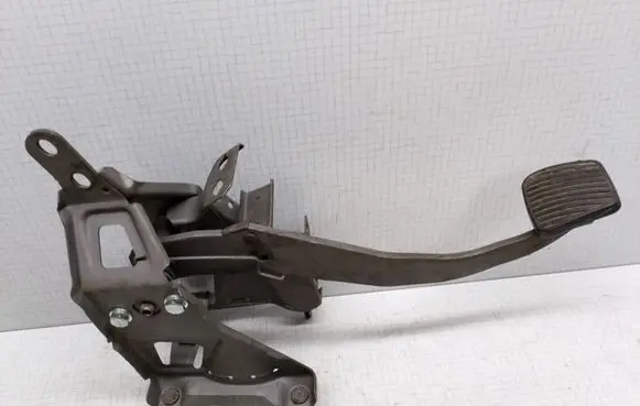 Saab 9-5 Brake pedal