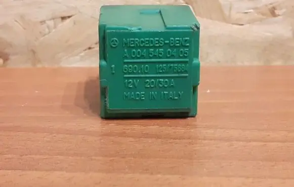 Mercedes-Benz Vito Viano W638 Other relay A0045450405