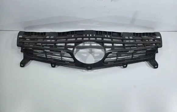 Toyota Prius (XW30) Front bumper upper radiator grill 5311147040