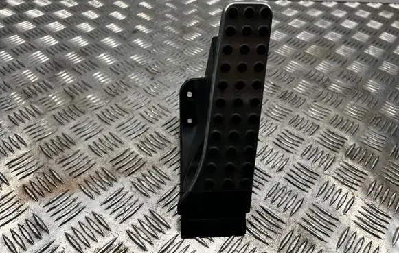 Mercedes-Benz GLC X253 C253 Accelerator throttle pedal A2533000104
