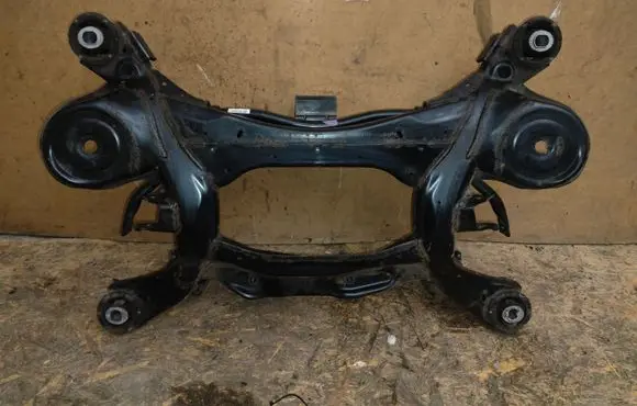 Land Rover Discovery 5 Rear subframe HY325A771BA