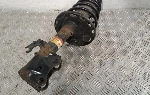 Toyota Avensis T270 Front shock absorber with coil spring 4851009V21 4851005331