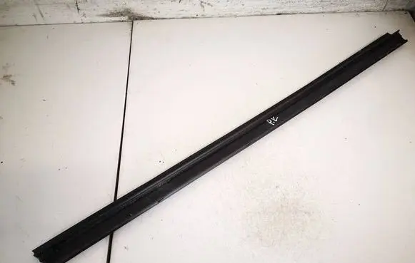 Suzuki SX4 S-Cross Front door glass trim molding 