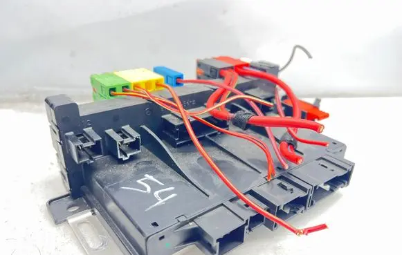 Mercedes-Benz S W220 Fuse module A0325458432
