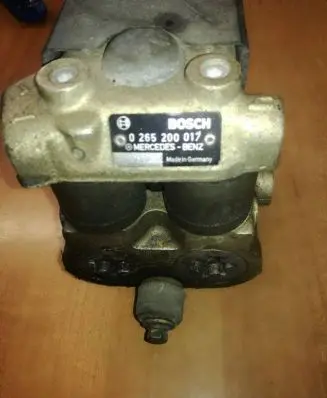 Mercedes-Benz S W126 ABS Pump 0265200017
