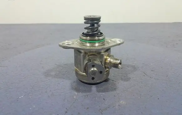 Porsche Cayenne (9PA) Fuel injection high pressure pump 0P2127026A