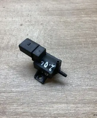 Volkswagen PASSAT B6 Turbo solenoid valve 037906283D 72809806