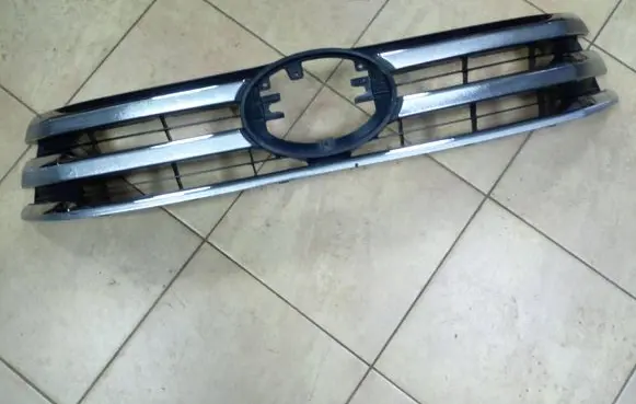 Toyota Hilux (AN120, AN130) Front bumper upper radiator grill 531110K720 NE69731