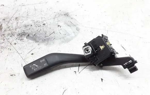 Volkswagen Golf V Indicator stalk 1K0953513E