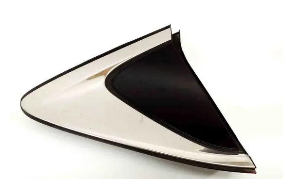 Rear fender molding trim