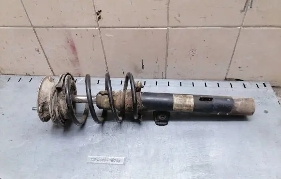 BMW 3 E90 E91 Front shock absorber with coil spring 6771179 31316771179 10541315