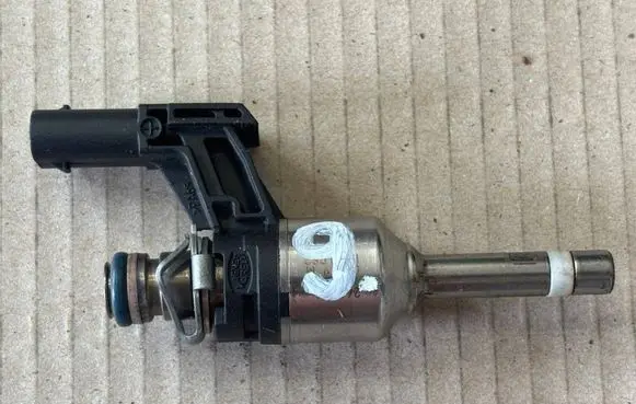 Seat Altea Fuel injector 03F906036B