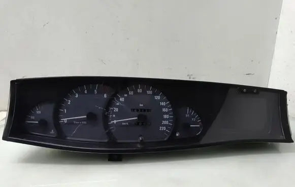 Opel Omega B2 Speedometer (instrument cluster) 09228420