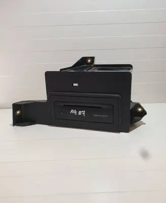Audi A4 S4 B7 8E 8H Navigation unit CD/DVD player 8618842290 8E9035201